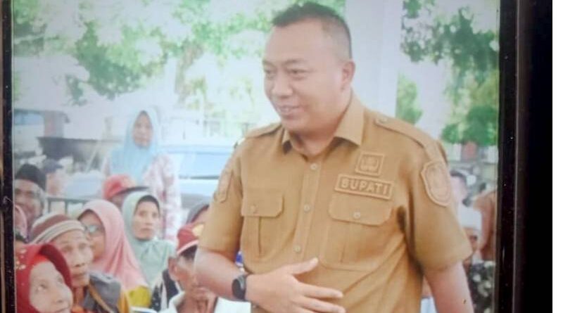 Bupati Situbondo Pantau Langsung Penyaluran Bansos PKH Plus di Dua Kecamatan