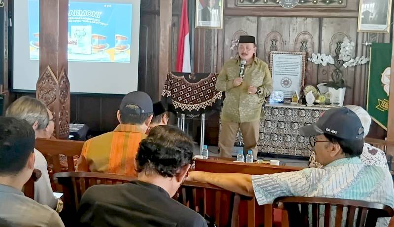 KAGAMADOK Serahkan Gerobak Angkringan dan Luncurkan Novel “Surat dari Jogja”