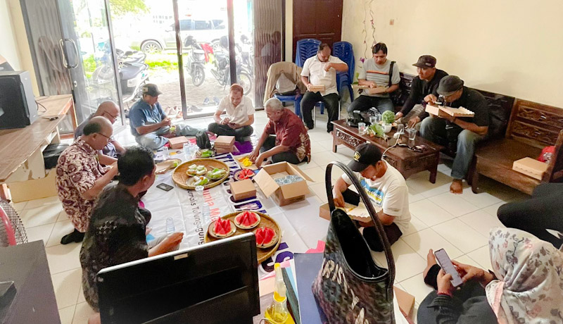 HPN 2026, Jurnalis Tulungagung Pererat Silaturahmi dengan Doa dan Bagi Sembako