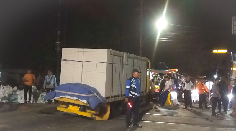Truk Mogok di Rel Kereta Api di JPL 136 Km 164+887 Kota Madiun