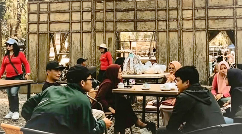 Pasar Djadoel Ahad Legi Tawun Sedot Ribuan Pengunjung