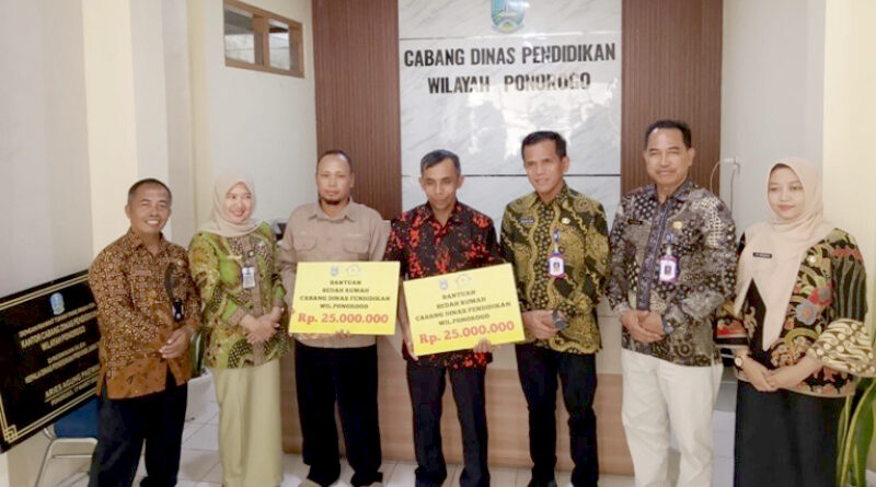 Momen Hardiknas 2026, Gubernur Jatim Bedah Rumah GTK SMK Negeri 2 Ponorogo, Bukti Peduli pada Tenaga Pendidik