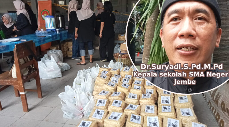 SMA Negeri 1 Jember Berbagi Daging Kurban