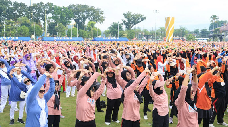 Ratusan Lansia Hadiri Peringatan HLUN 2026 di Alun-Alun Jember