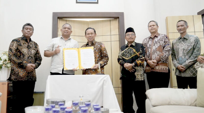 Optimalkan Potensi Daerah, Pemkab Sleman dan UII Sepakati Adendum Kerja Sama Strategis