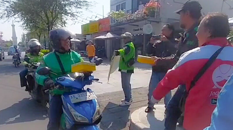 Jumat Berkah, Wujud Kepedulian Komunitas Ojol Solusi di Yogyakarta