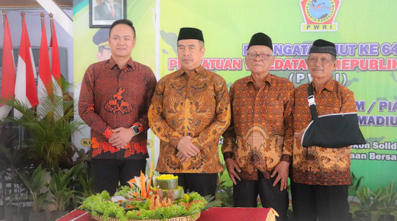 Bupati Madiun Hadiri HUT ke-64 PWRI Kecamatan Geger, Santuni 105 Anak Yatim Piatu