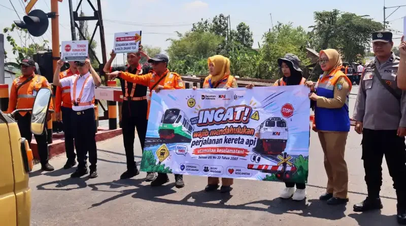 Sosialisasi Keselamatan KA di Perlintasan Jombang dan Sembung