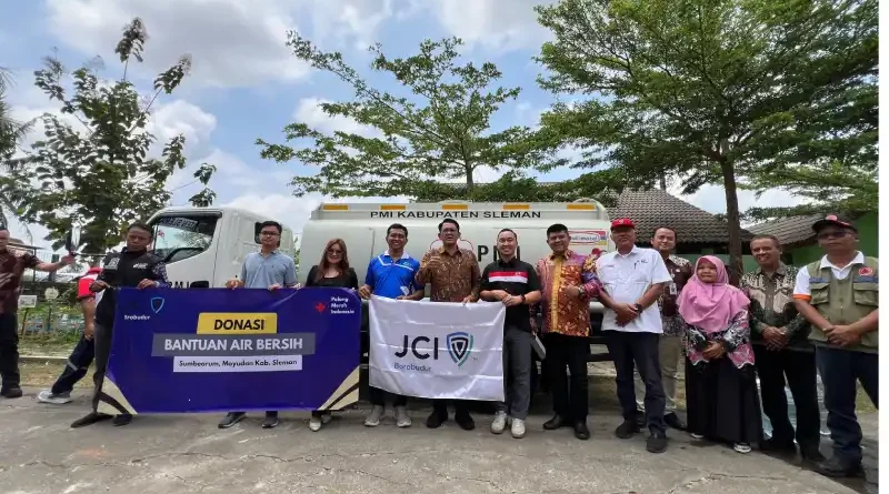 JCI BOROBUDUR Donasi Air Bersih 100.000 Liter untuk Warga Kekeringan