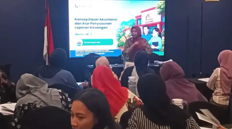 Pelatihan Bendahara KDKMP Sesi Kedua, Prof. Puji Handayati Paparkan Prinsip Dasar Koperasi